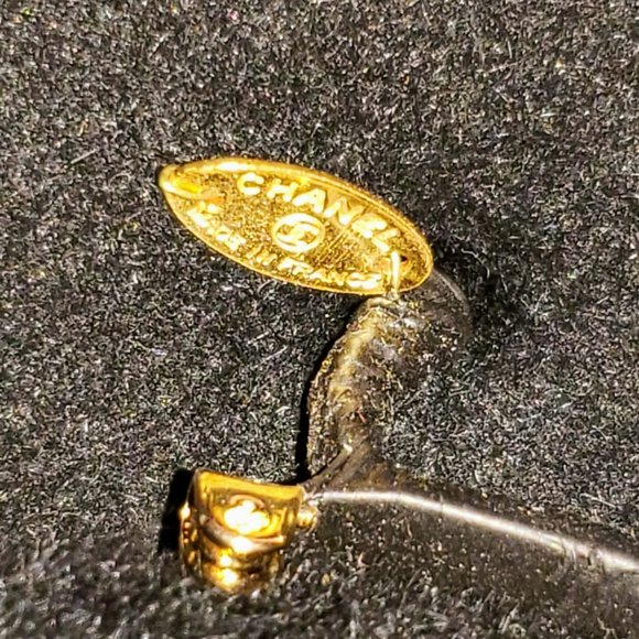 Rare CHANEL Black Fur Felt Double Brim Cloche Hat with Detachable Camellia - Picture 2 of 6